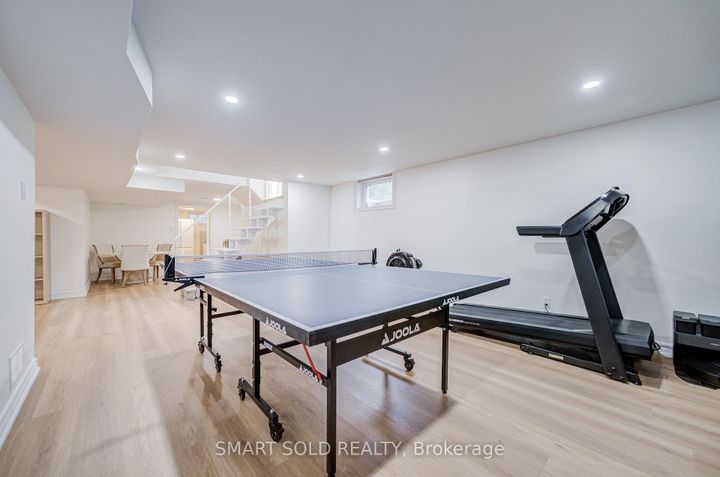 Photo 39 at 4 Knollview Crescent, Bayview Village, Toronto