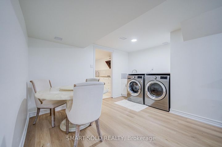 Photo 41 at 4 Knollview Crescent, Bayview Village, Toronto