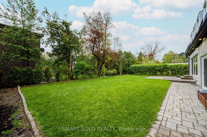 Photo 47 at 4 Knollview Crescent, Bayview Village, Toronto