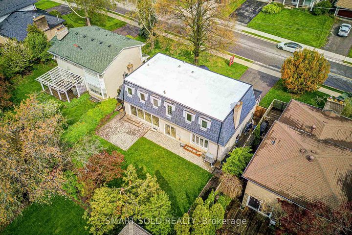 Photo 48 at 4 Knollview Crescent, Bayview Village, Toronto