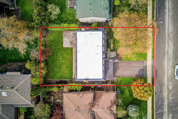Photo 49 at 4 Knollview Crescent, Bayview Village, Toronto