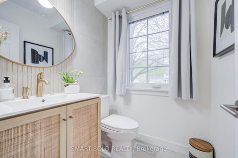 Photo 20 at 4 Knollview Crescent, Bayview Village, Toronto