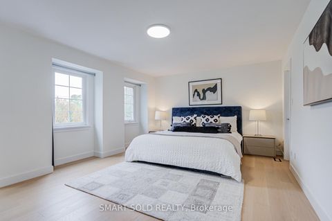 Photo 23 at 4 Knollview Crescent, Bayview Village, Toronto