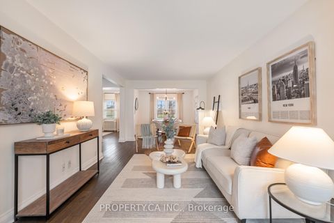 Photo 2 at 29 Oakfield Drive, Queensway, Toronto