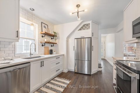 Photo 6 at 29 Oakfield Drive, Queensway, Toronto