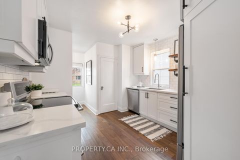 Photo 8 at 29 Oakfield Drive, Queensway, Toronto