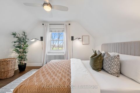 Photo 22 at 29 Oakfield Drive, Queensway, Toronto