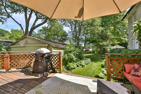 Photo 28 at 29 Oakfield Drive, Queensway, Toronto