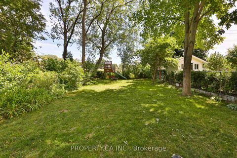 Photo 33 at 29 Oakfield Drive, Queensway, Toronto