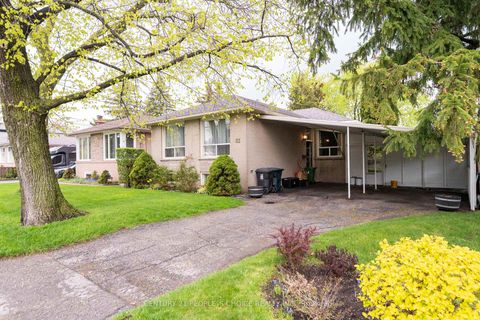Photo 5 at 82 Hadrian Drive, Old Rexdale, Toronto
