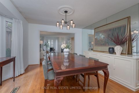 Photo 13 at 172 Burnhamthorpe Road, City Centre West, Toronto