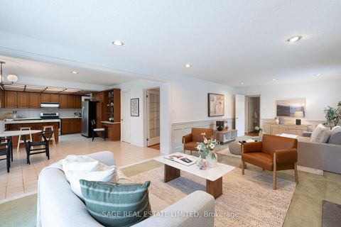 Photo 20 at 172 Burnhamthorpe Road, City Centre West, Toronto