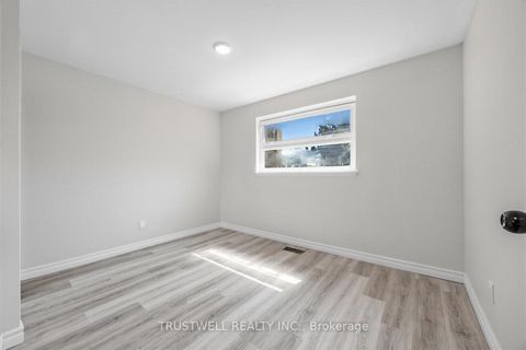 Photo 12 at 253 Catalina Drive, Guildwood, Toronto