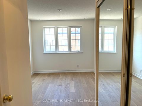 Photo 10 at 1502 - 28 Sommerset Way, Willowdale East, Toronto