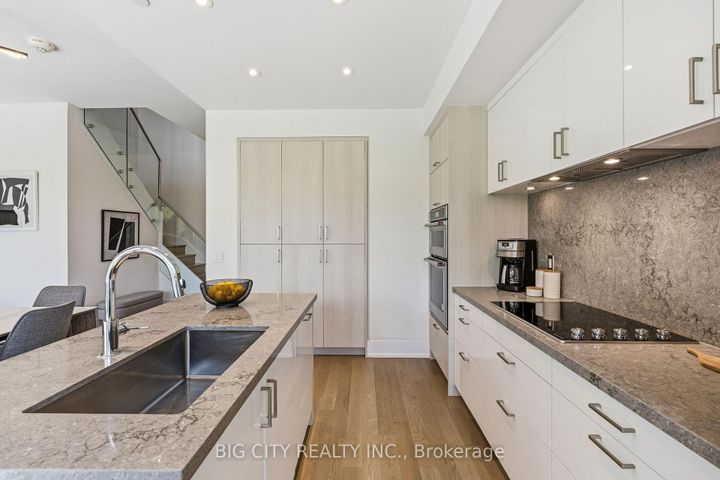 Photo 6 at 123 - 25 Adra Grado Way, Bayview Village, Toronto
