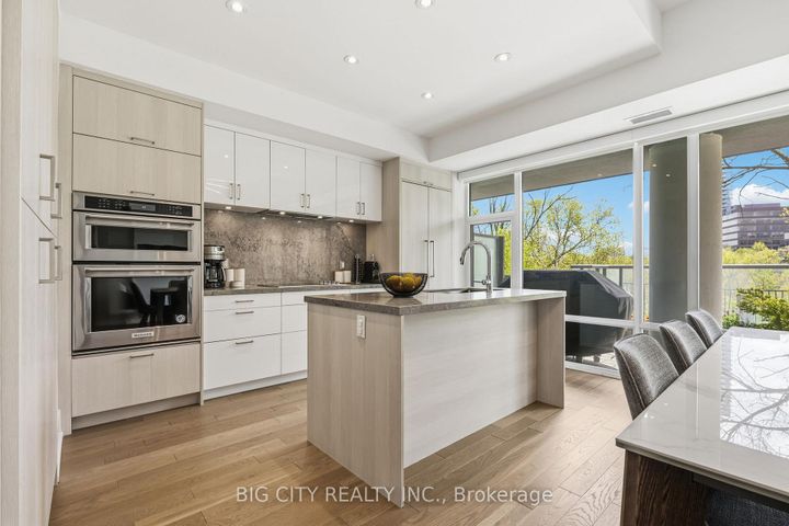 Photo 8 at 123 - 25 Adra Grado Way, Bayview Village, Toronto