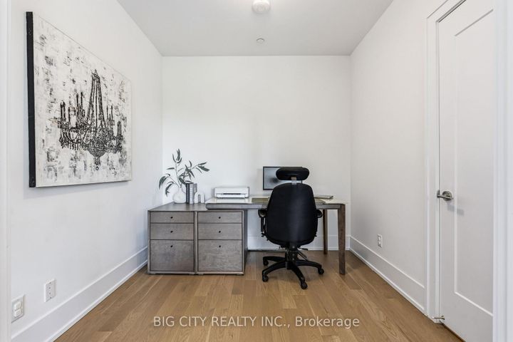 Photo 11 at 123 - 25 Adra Grado Way, Bayview Village, Toronto