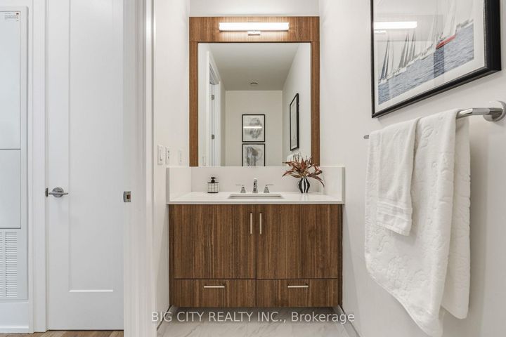 Photo 14 at 123 - 25 Adra Grado Way, Bayview Village, Toronto