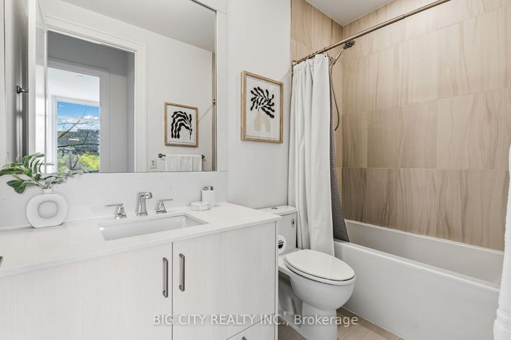 Photo 26 at 123 - 25 Adra Grado Way, Bayview Village, Toronto