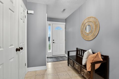 Photo 2 at 53 Poets Walk Way, Pleasant View, Toronto