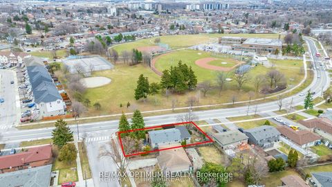 Photo 4 at 1 Dundee Drive, York University Heights, Toronto