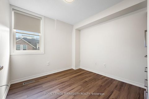 Photo 11 at 129 - 760 Lawrence Avenue, Glen Park, Toronto