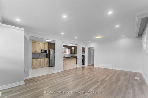 Photo 11 at 54 Saratoga Drive, Bendale, Toronto