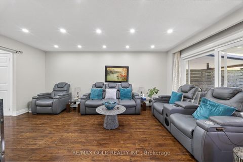 Photo 5 at 3289 Victory Crescent, Malton, Mississauga
