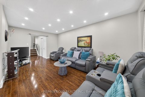 Photo 6 at 3289 Victory Crescent, Malton, Mississauga
