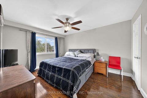 Photo 16 at 3289 Victory Crescent, Malton, Mississauga