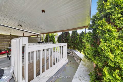 Photo 32 at 3289 Victory Crescent, Malton, Mississauga