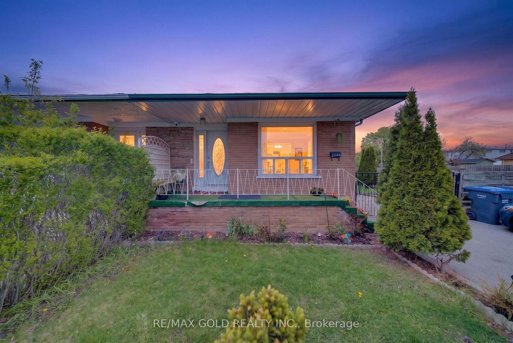 3289 Victory Crescent, Malton, Mississauga photo number 2