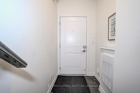 Photo 3 at 18 - 85 Eastwood Park Gardens, Long Branch, Toronto