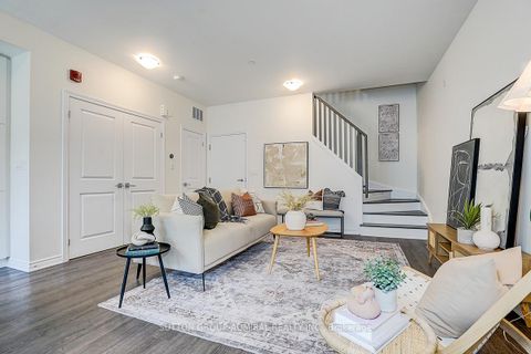 Photo 5 at 18 - 85 Eastwood Park Gardens, Long Branch, Toronto