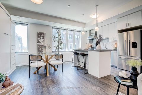 Photo 8 at 18 - 85 Eastwood Park Gardens, Long Branch, Toronto