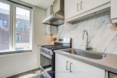 Photo 10 at 18 - 85 Eastwood Park Gardens, Long Branch, Toronto