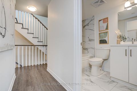 Photo 14 at 18 - 85 Eastwood Park Gardens, Long Branch, Toronto