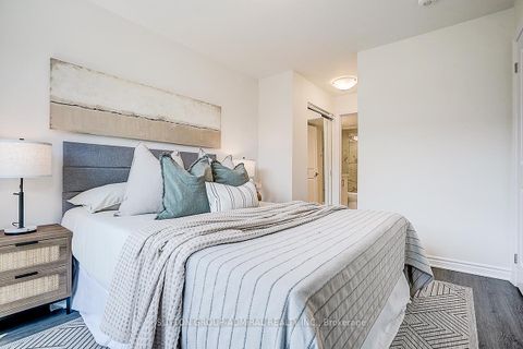 Photo 18 at 18 - 85 Eastwood Park Gardens, Long Branch, Toronto