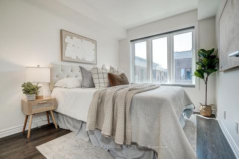 Photo 23 at 18 - 85 Eastwood Park Gardens, Long Branch, Toronto