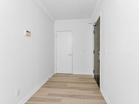 Photo 4 at 1705 - 840 QUEENS PLATE Drive, Clairville, Toronto