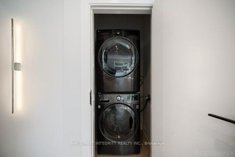 Photo 27 at 207 Ellerslie Avenue, Willowdale West, Toronto