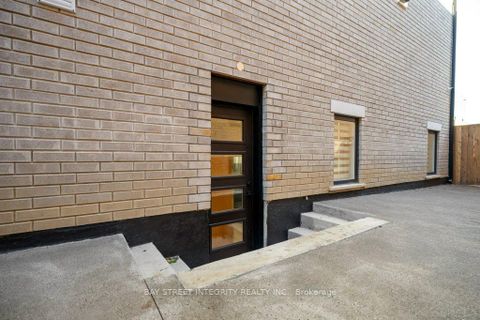 Photo 32 at 207 Ellerslie Avenue, Willowdale West, Toronto