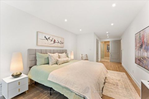 Photo 18 at 117 - 11 William Carson Crescent, Windfields, Toronto