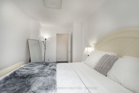 Photo 11 at 33 Windsor Avenue, Central, Ajax