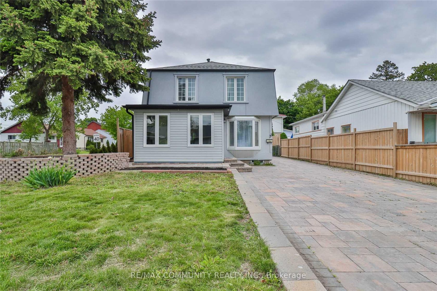 33 Windsor Avenue, Central, Ajax 