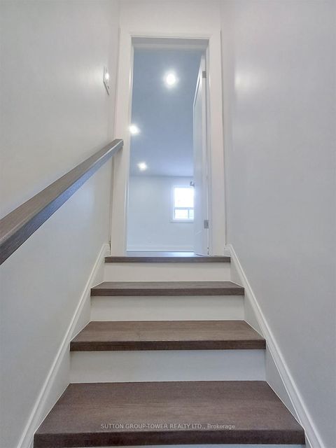 Photo 13 at 59 Dalbeattie Avenue, Pelmo Park W4, Toronto
