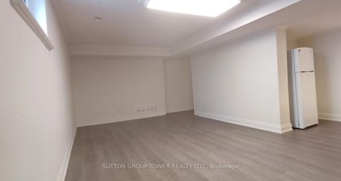 Photo 29 at 59 Dalbeattie Avenue, Pelmo Park W4, Toronto