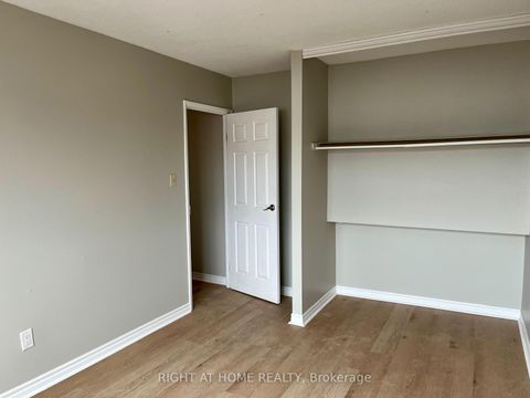 Photo 11 at 129 Milestone Crescent, Aurora Village, Aurora