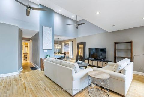 Photo 10 at 4 Binswood Avenue, East York, Toronto