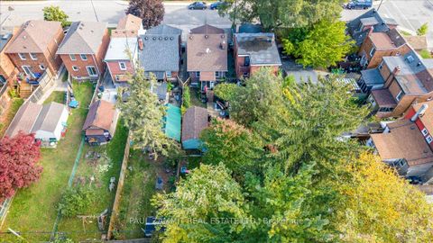 Photo 32 at 4 Binswood Avenue, East York, Toronto